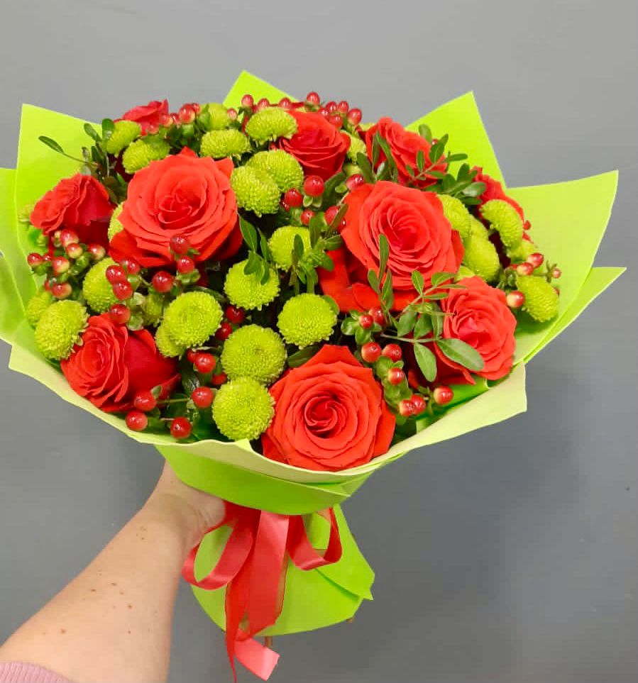 Букет цветов из: Хризантемы и Розы в Дербетовке