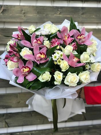 Букет цветов из: Розы и Хризантемы в Дербетовке