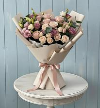 Букет цветов из:  Розы и Лизиантусы в Дербетовке