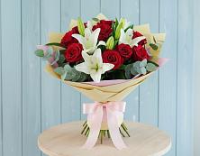 Букет цветов из:  Лилии и Розы в Дербетовке