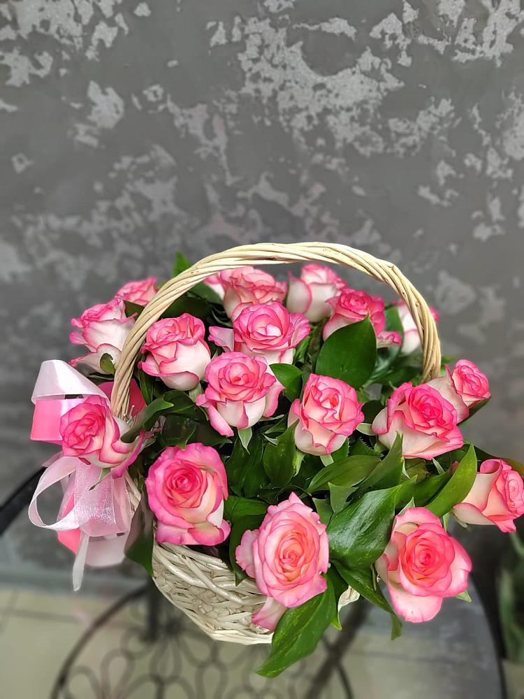 Цветочная композиция из Розы в корзине в Дербетовке