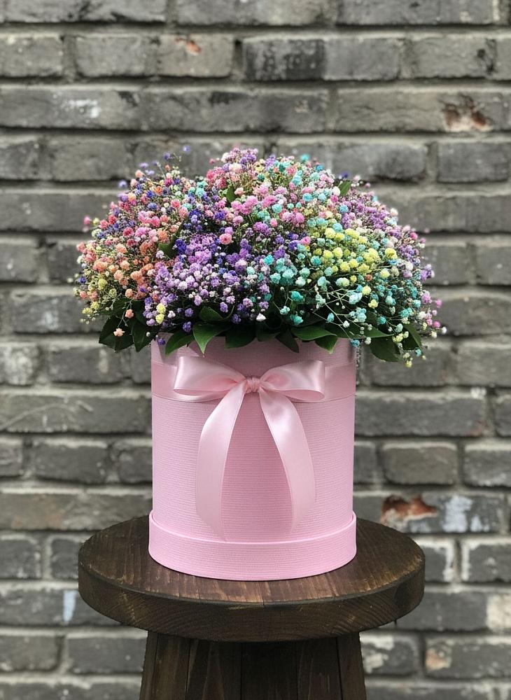 Цветочная композиция из Гипсофила и Розы в шляпной коробке в Дербетовке