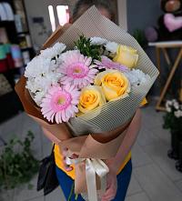 Букет цветов из:  Герберы, Розы и Хризантемы в Дербетовке