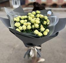 Букет Белые кустовые розы Солинеро в Дербетовке
