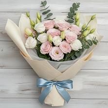 Букет цветов из:  Лизиантусы в Дербетовке