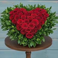 Цветочная композиция из Розы в виде сердца в Дербетовке