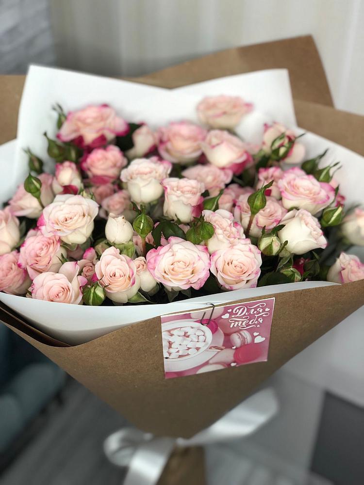 Букет цветов из: Розы в Дербетовке