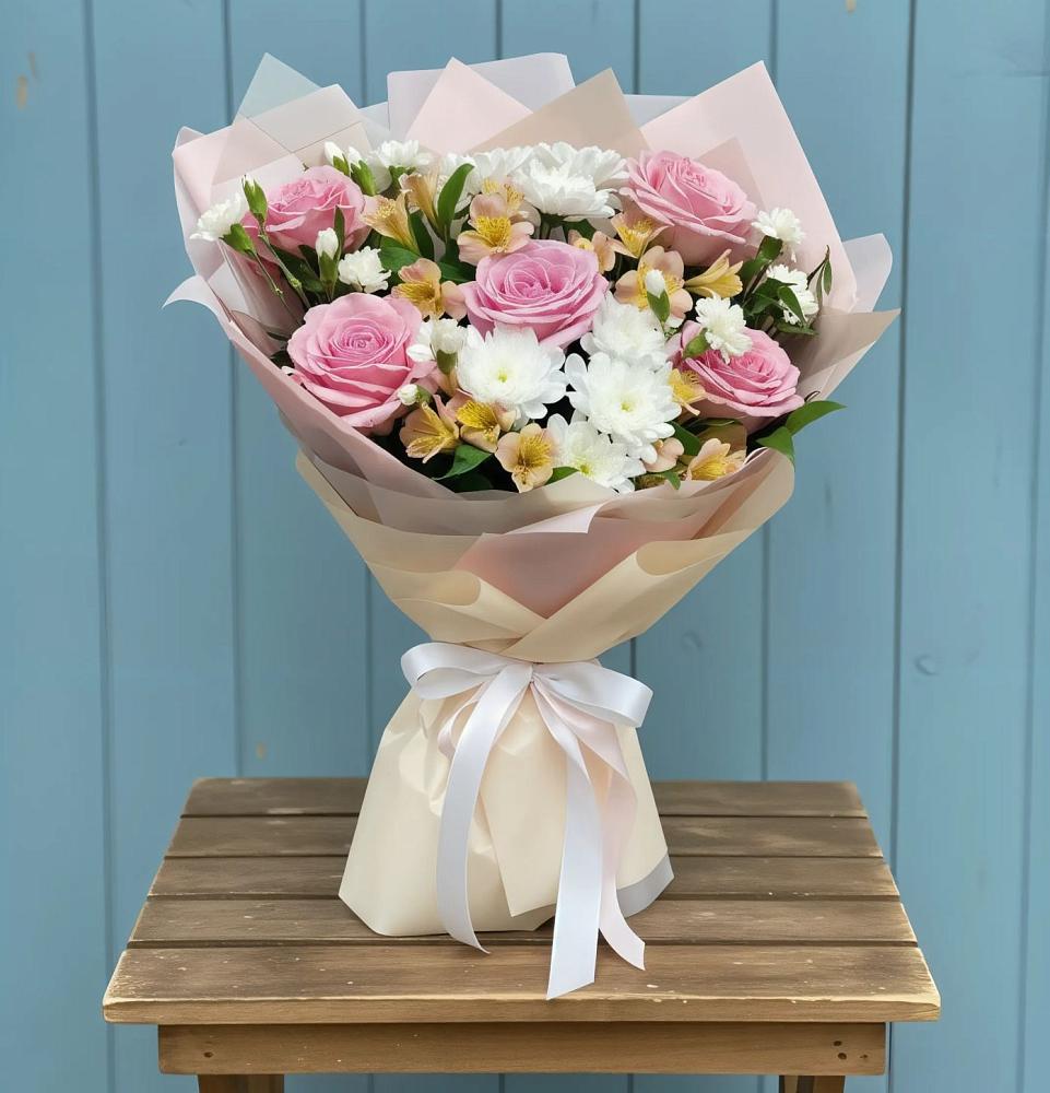 Букет цветов из: Гвоздики, Орхидеи и Розы в Дербетовке