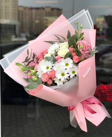 Букет цветов из: Розы, Лизиантусы и Хризантемы в Дербетовке