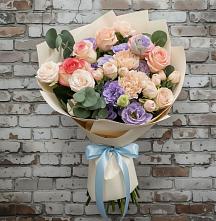 Букет цветов из:  Розы, Лизиантусы и Гвоздики #REPLACE_PRED# Дербетовке